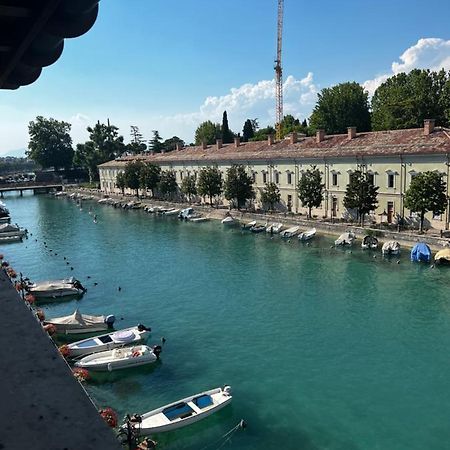 C House Rooms Lake Peschiera del Garda Exteriör bild