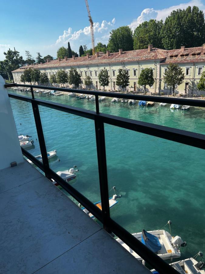 C House Rooms Lake Peschiera del Garda Exteriör bild