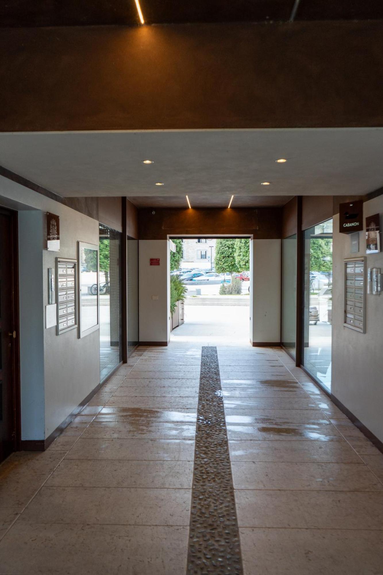 C House Rooms Lake Peschiera del Garda Exteriör bild