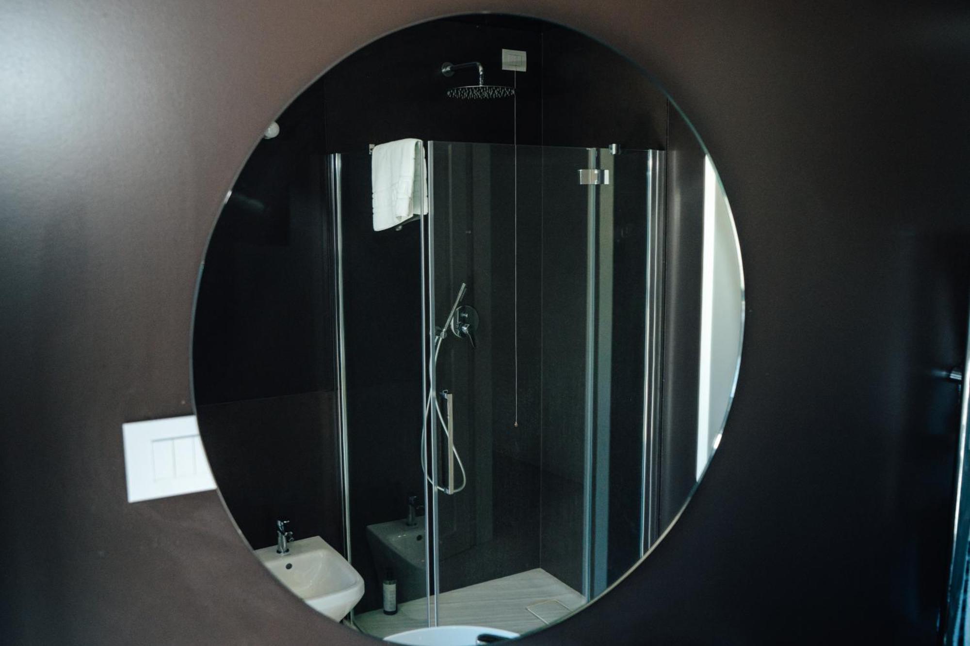 C House Rooms Lake Peschiera del Garda Exteriör bild