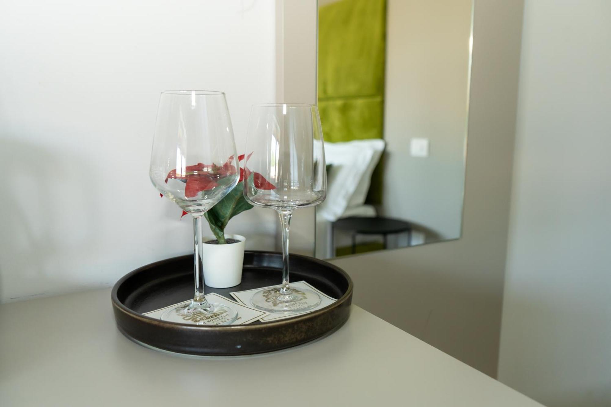 C House Rooms Lake Peschiera del Garda Exteriör bild